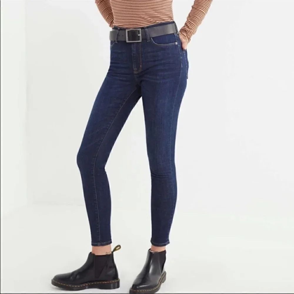 Urban Outfitters BDG Twig High Rise Dark Wash Jeans